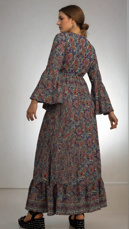 φόρεμα maxi boho  με ανοιχτό ντεκολ΄τε & μανίκι καμπάνα