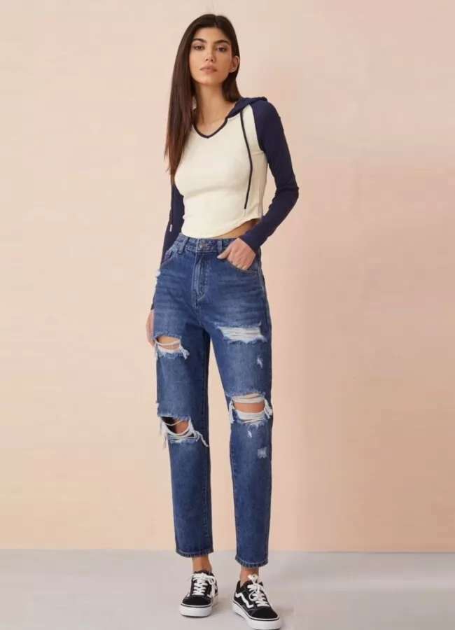 jean παντελόνι mom fit με σκισίματα