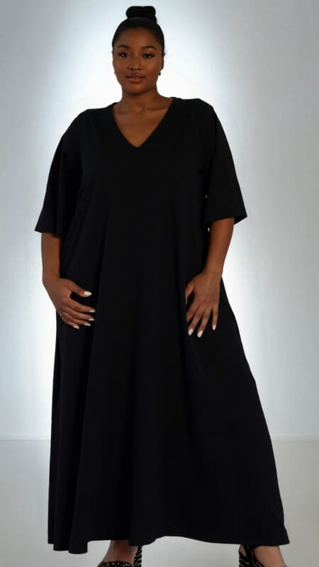 plus size φόρεμα κοντομάνικο maxi με V ντεκολτέ & ζώνη